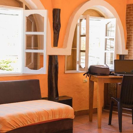 Hotel Crossman Puerto Ayora  Kültér fotó