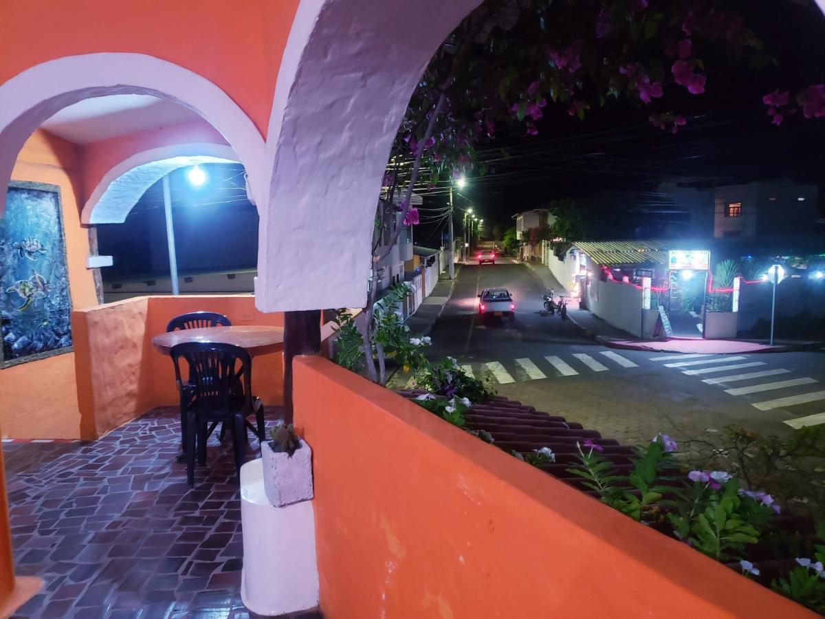 Hotel Crossman Puerto Ayora  Kültér fotó