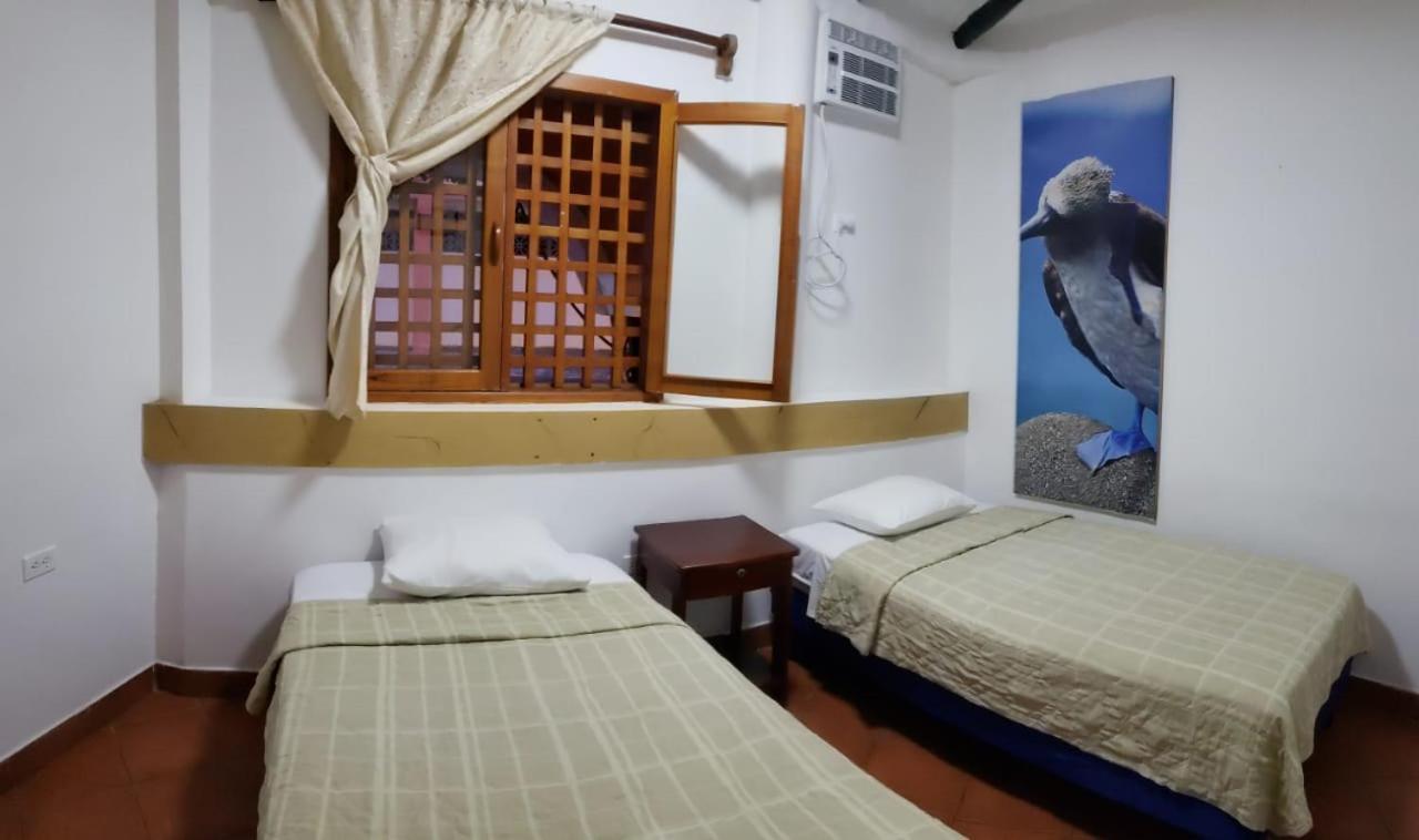 Hotel Crossman Puerto Ayora  Kültér fotó