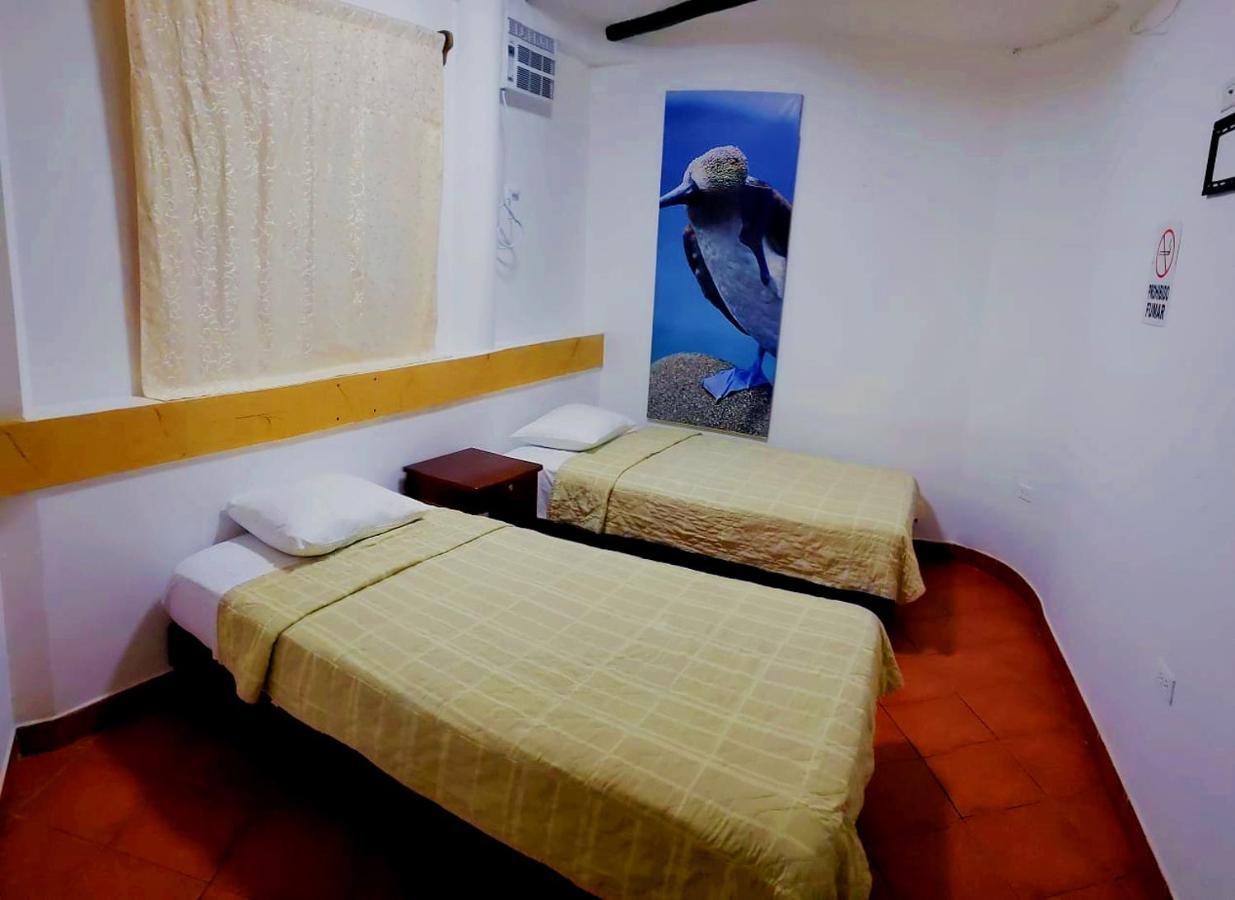 Hotel Crossman Puerto Ayora  Kültér fotó