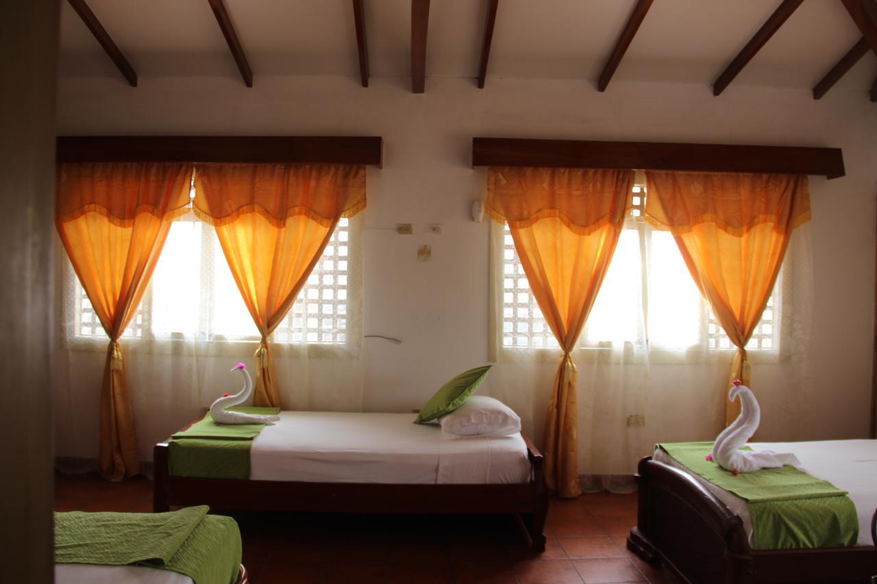 Hotel Crossman Puerto Ayora  Kültér fotó