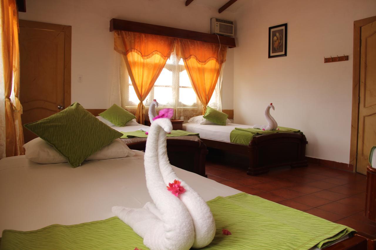 Hotel Crossman Puerto Ayora  Kültér fotó