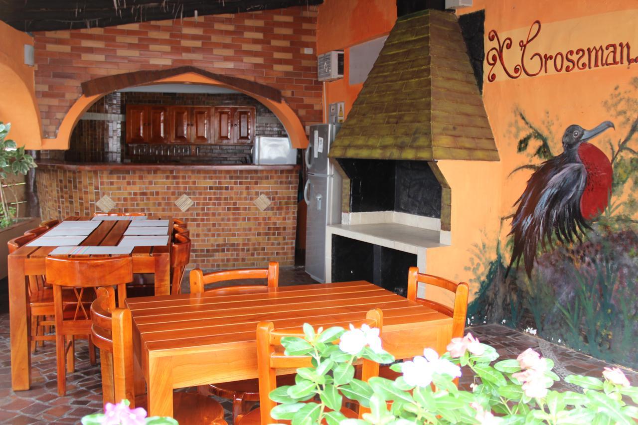 Hotel Crossman Puerto Ayora  Kültér fotó