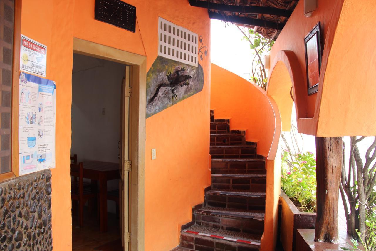 Hotel Crossman Puerto Ayora  Kültér fotó