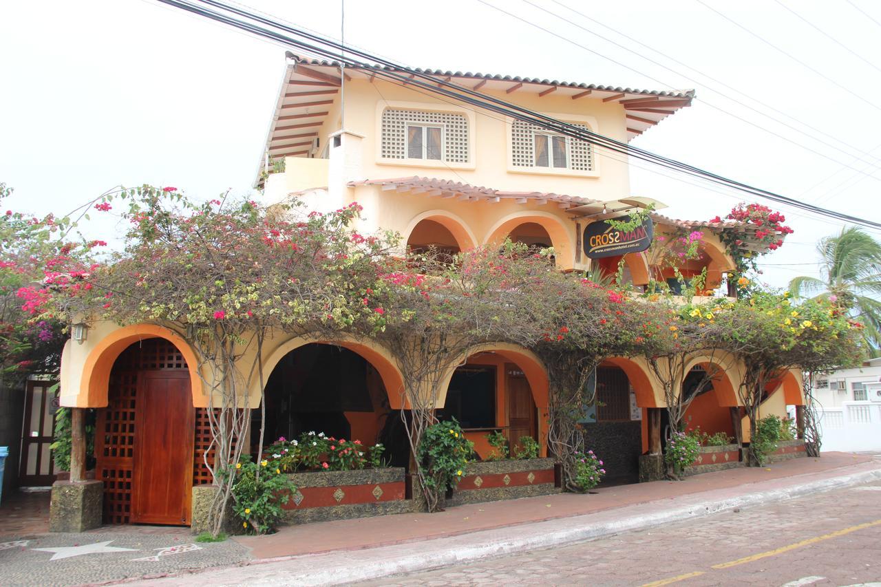 Hotel Crossman Puerto Ayora  Kültér fotó
