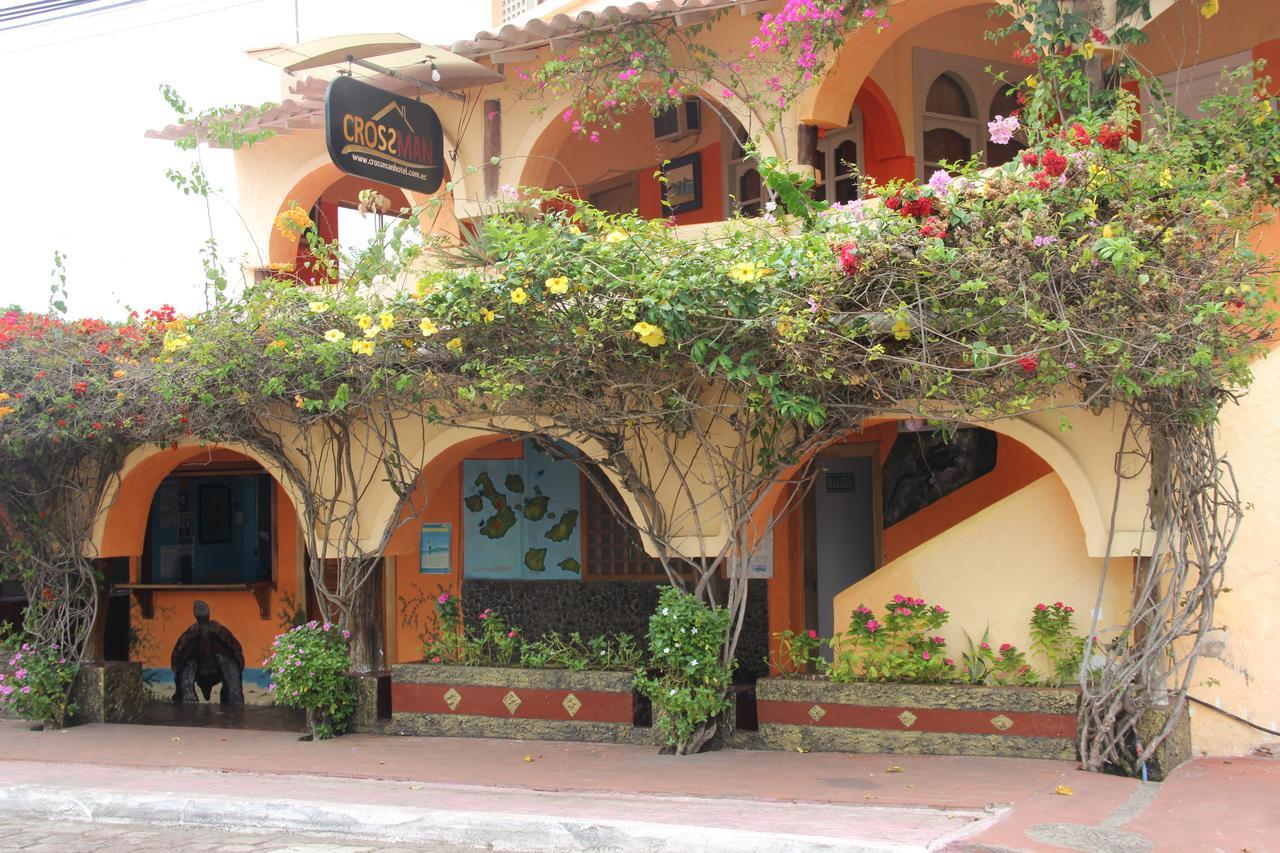 Hotel Crossman Puerto Ayora  Kültér fotó