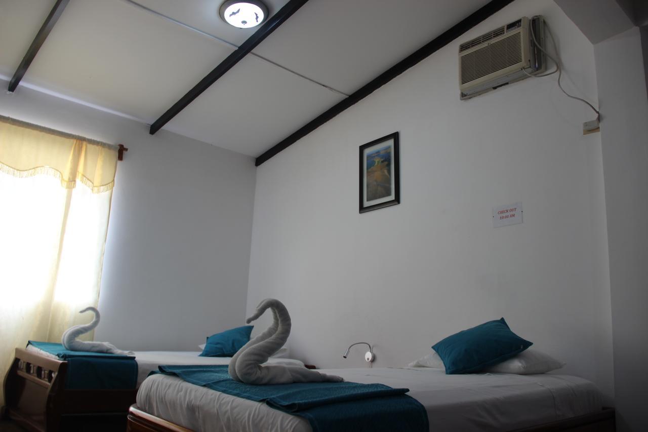 Hotel Crossman Puerto Ayora  Kültér fotó