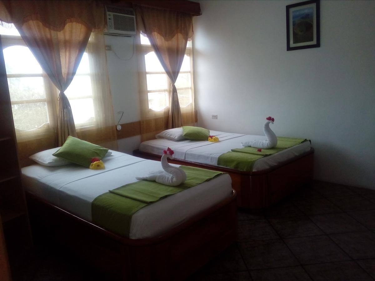 Hotel Crossman Puerto Ayora  Kültér fotó