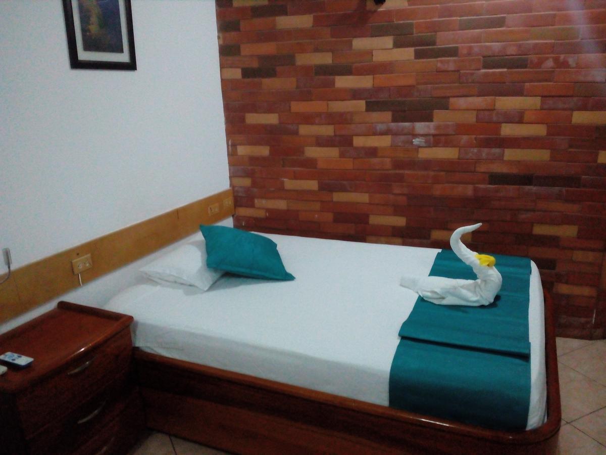 Hotel Crossman Puerto Ayora  Kültér fotó